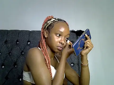Snapshot of cocolaurah chatting on 06/27/26, 01:28 cocolaurah online show from 06/27/26, 01:28