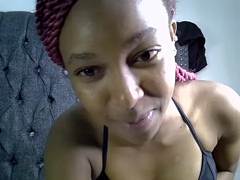 Snapshot of cocolaurah chatting on 06/15/26, 08:19 cocolaurah online show from 06/15/26, 08:19