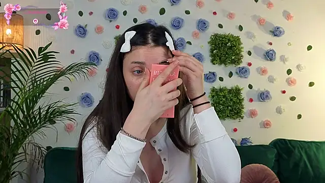 justmeavery online show from 06/20/26, 01:43