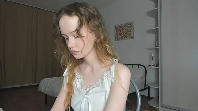 Snapshot of babymolly2 chatting on 06/19/26, 07:09 babymolly2 online show from 06/19/26, 07:09