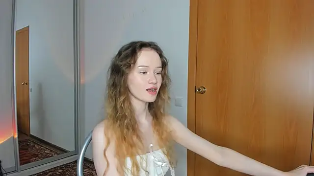 Snapshot of babymolly2 chatting on 07/14/26, 06:14 babymolly2 online show from 07/14/26, 06:14
