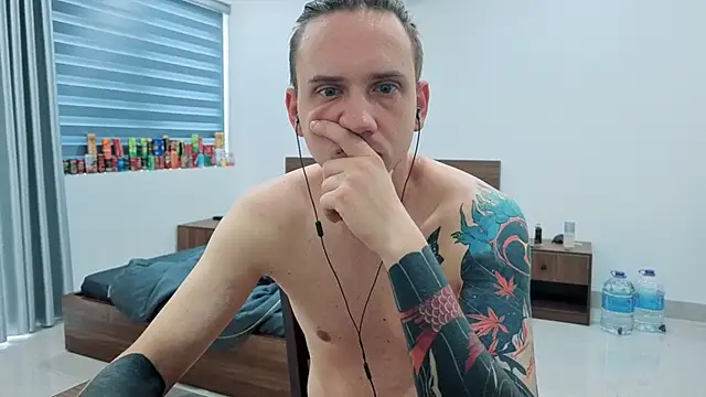 Silent Stitch online show from 06/30/26, 03:39