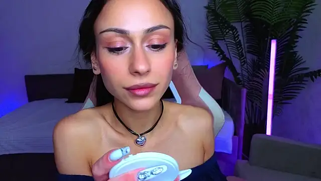 Petite Moly online show from 05/29/26, 08:42