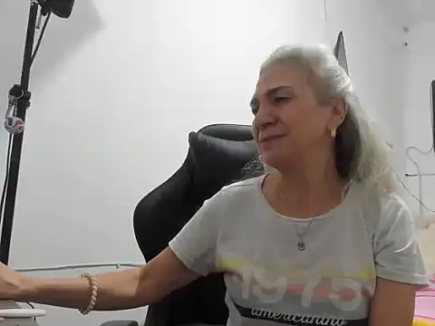 Snapshot of Giorgia_xue55 chatting on 07/20/26, 04:42 Giorgia xue55 online show from 07/20/26, 04:42