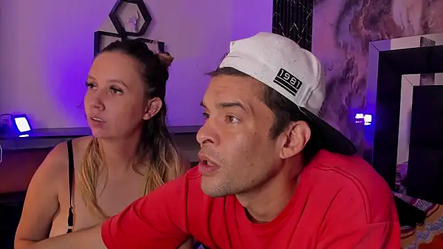 Mia and Erick online show from 06/12/26, 04:21