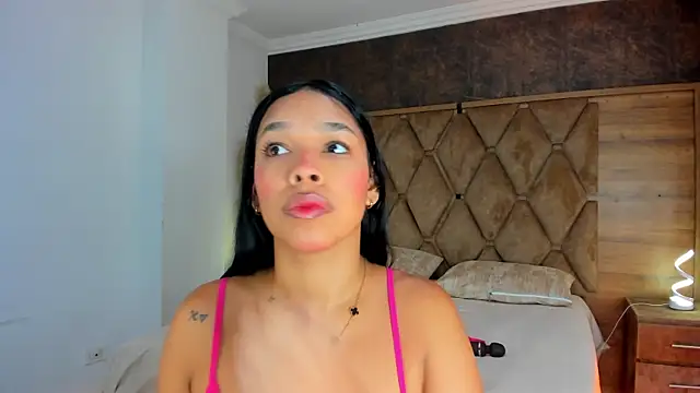Snapshot of ThaliaHall_1 chatting on 06/06/26, 11:15 ThaliaHall 1 online show from 06/06/26, 11:15