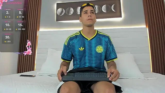 Mauro boy online show from 07/10/26, 07:25
