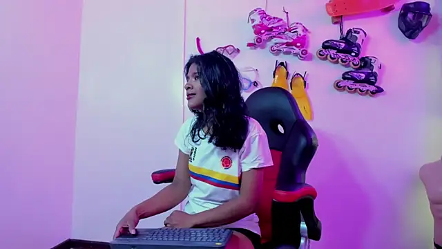  QueenMarilyn online show from 06/21/26, 08:03