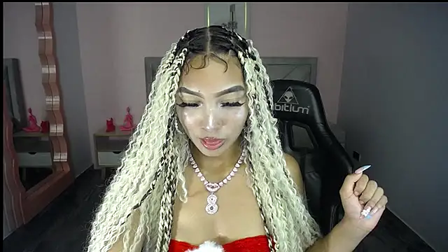 Snapshot of CamilaVixen_ch chatting on 07/11/26, 08:20 CamilaVixen ch online show from 07/11/26, 08:20