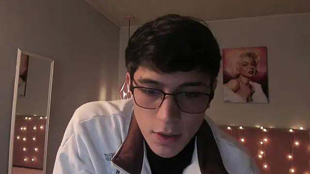 Snapshot of ryan_valentino chatting on 07/03/26, 01:28 ryan valentino online show from 07/03/26, 01:28