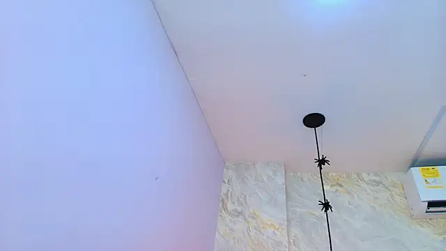 ariana florez  online show from 06/30/26, 07:03