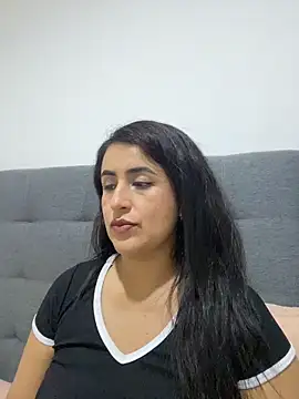 Snapshot of MADAMELUNAXXX chatting on 06/12/26, 03:26 MADAMELUNAXXX online show from 06/12/26, 03:26