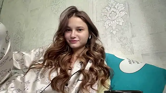 Snapshot of HeIen_cute chatting on 06/07/26, 04:07 HeIen cute online show from 06/07/26, 04:07