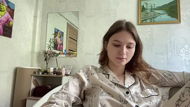 Snapshot of HeIen_cute chatting on 06/06/26, 03:34 HeIen cute online show from 06/06/26, 03:34