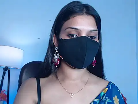 Snapshot of Sensual-bella chatting on 06/19/26, 04:13 Sensual-bella online show from 06/19/26, 04:13