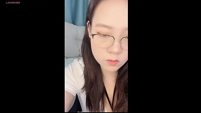 Snapshot of bibishila chatting on 06/20/26, 12:54 bibishila online show from 06/20/26, 12:54