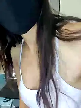 Snapshot of Hey-anamika chatting on 07/11/26, 05:02 Hey-anamika online show from 07/11/26, 05:02