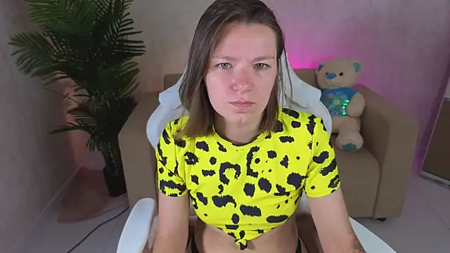kira hatti online show from 07/04/26, 07:48