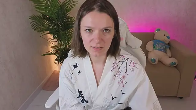kira hatti online show from 06/10/26, 09:10