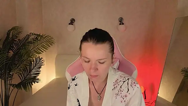 kira hatti online show from 07/02/26, 08:53