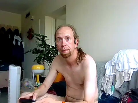 Snapshot of LukaBiLove chatting on 06/01/26, 02:39 LukaBiLove online show from 06/01/26, 02:39