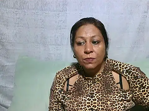 Snapshot of IndianSexyMilf69 chatting on 06/17/26, 05:07 IndianSexyMilf69 online show from 06/17/26, 05:07