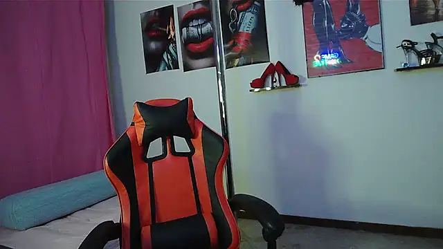 LolaSelvaggia online show from 06/11/26, 11:13