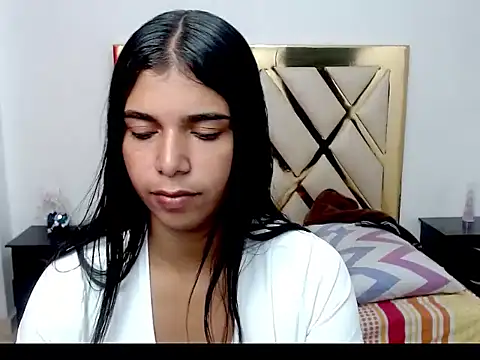 pamelaortiz21 online show from 06/02/26, 01:11