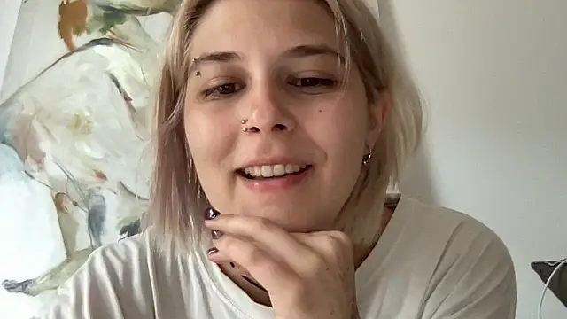 Ella Bloom online show from 07/04/26, 09:04