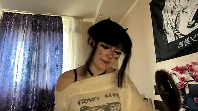 Snapshot of HolyCute chatting on 07/11/26, 02:28 HolyCute online show from 07/11/26, 02:28