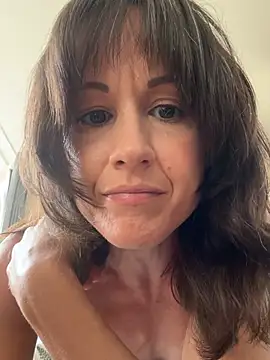 LucyLove UK online show from 05/31/26, 02:01