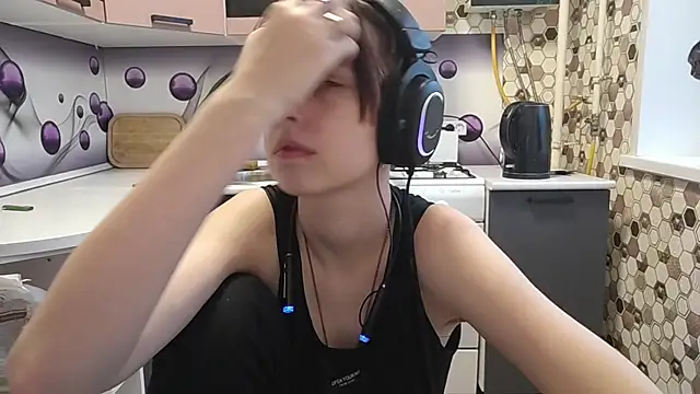 Snapshot of Saranade chatting on 07/19/26, 04:59 Saranade online show from 07/19/26, 04:59