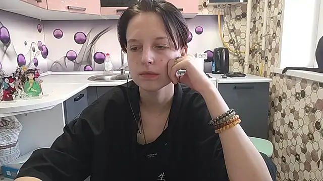 Snapshot of Saranade chatting on 06/12/26, 05:00 Saranade online show from 06/12/26, 05:00