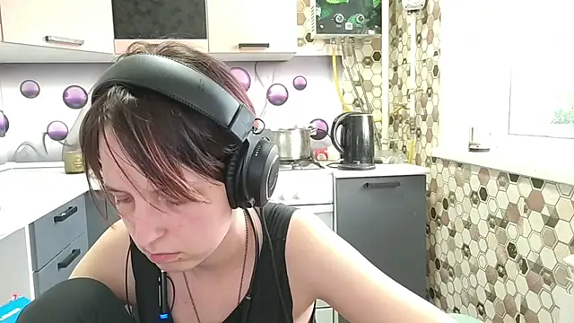 Snapshot of Saranade chatting on 06/20/26, 05:07 Saranade online show from 06/20/26, 05:07