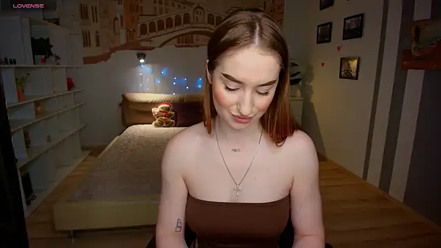 Snapshot of AlisaFoxis chatting on 07/12/26, 05:47 AlisaFoxis online show from 07/12/26, 05:47