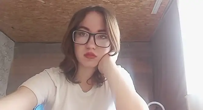 OliviaMoment online show from 06/01/26, 09:42