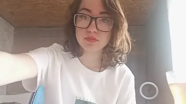 OliviaMoment online show from 06/21/26, 08:09
