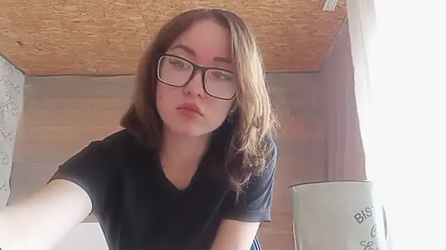 OliviaMoment online show from 06/05/26, 10:21
