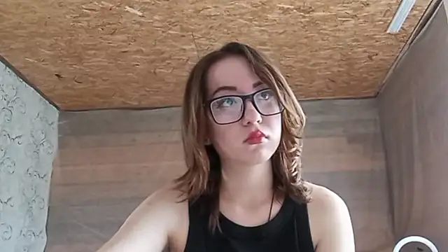 OliviaMoment online show from 07/03/26, 08:21