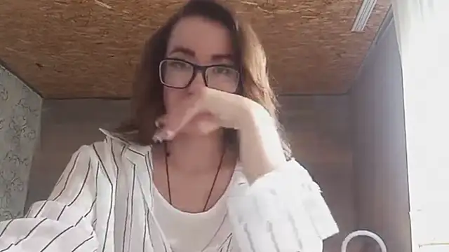 OliviaMoment online show from 06/15/26, 08:25