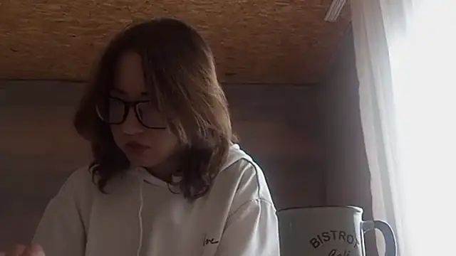 OliviaMoment online show from 06/04/26, 09:58