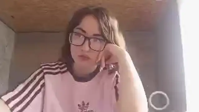 OliviaMoment online show from 06/22/26, 08:22