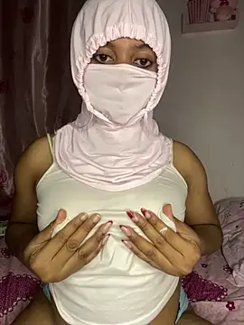 Hornybambie online show from 05/28/26, 11:54