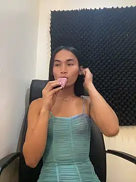 Snapshot of bigcock_janine chatting on 06/27/26, 11:16 bigcock janine online show from 06/27/26, 11:16
