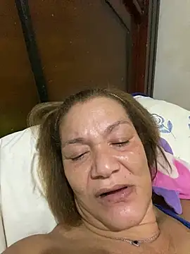 Snapshot of rosanna78322 chatting on 06/19/26, 10:04 rosanna78322 online show from 06/19/26, 10:04