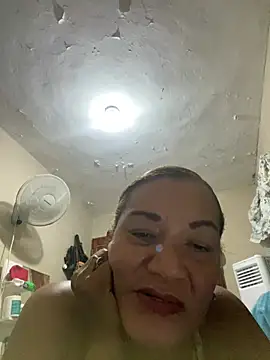 Snapshot of rosanna78322 chatting on 07/18/26, 12:52 rosanna78322 online show from 07/18/26, 12:52