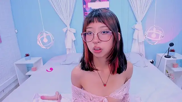 Snapshot of Venus_Rouge chatting on 07/10/26, 03:39 Venus Rouge online show from 07/10/26, 03:39