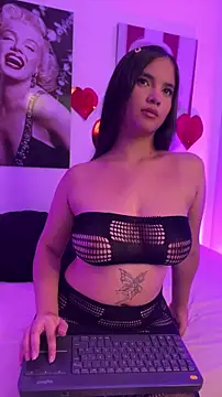 Lara petit online show from 06/14/26, 06:31