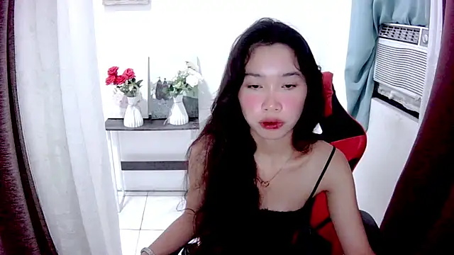 Snapshot of heartx_ chatting on 06/18/26, 01:05 heartx online show from 06/18/26, 01:05