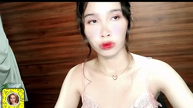 Snapshot of heartx_ chatting on 06/04/26, 10:09 heartx online show from 06/04/26, 10:09